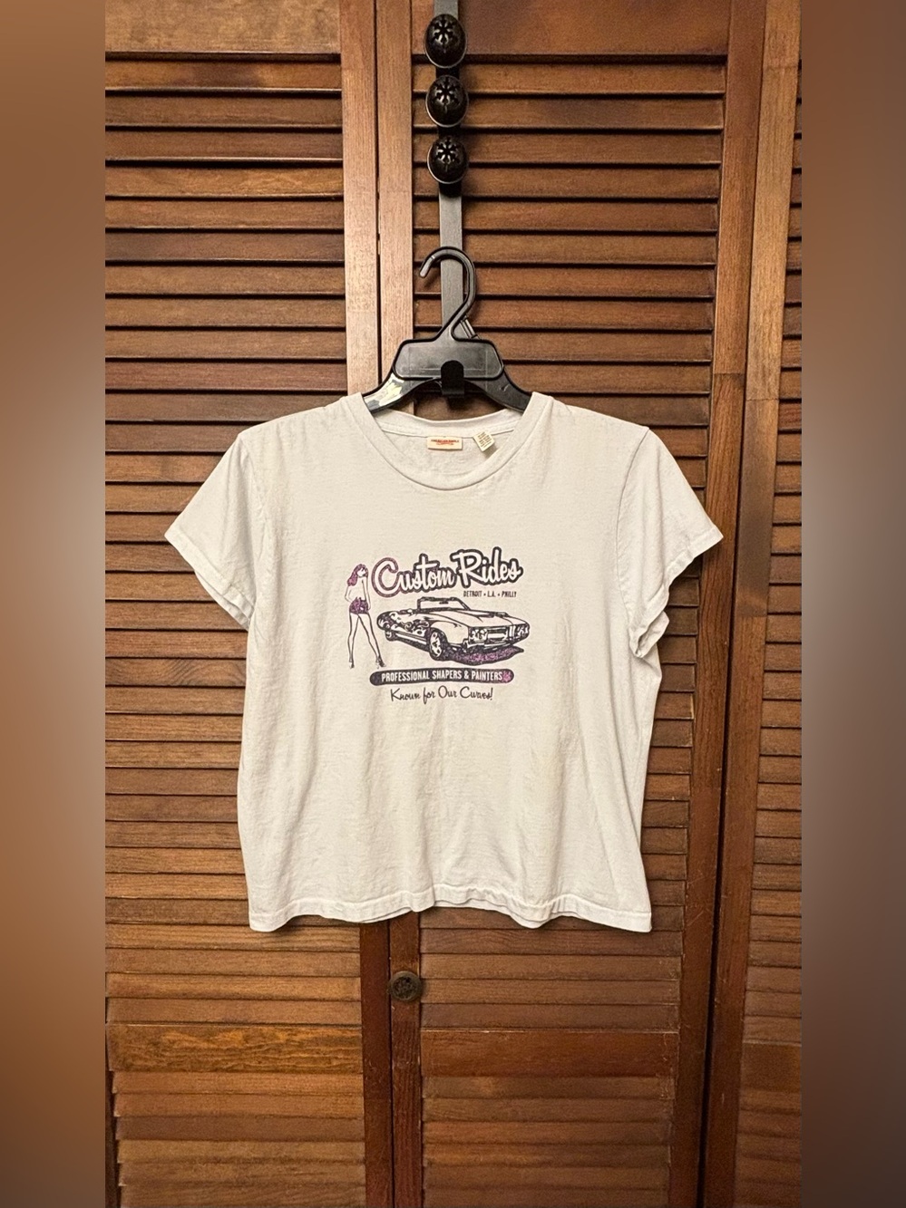 VINTAGE Y2K American Eagle Light/Pale Blue Tee with Retro Car Graphics